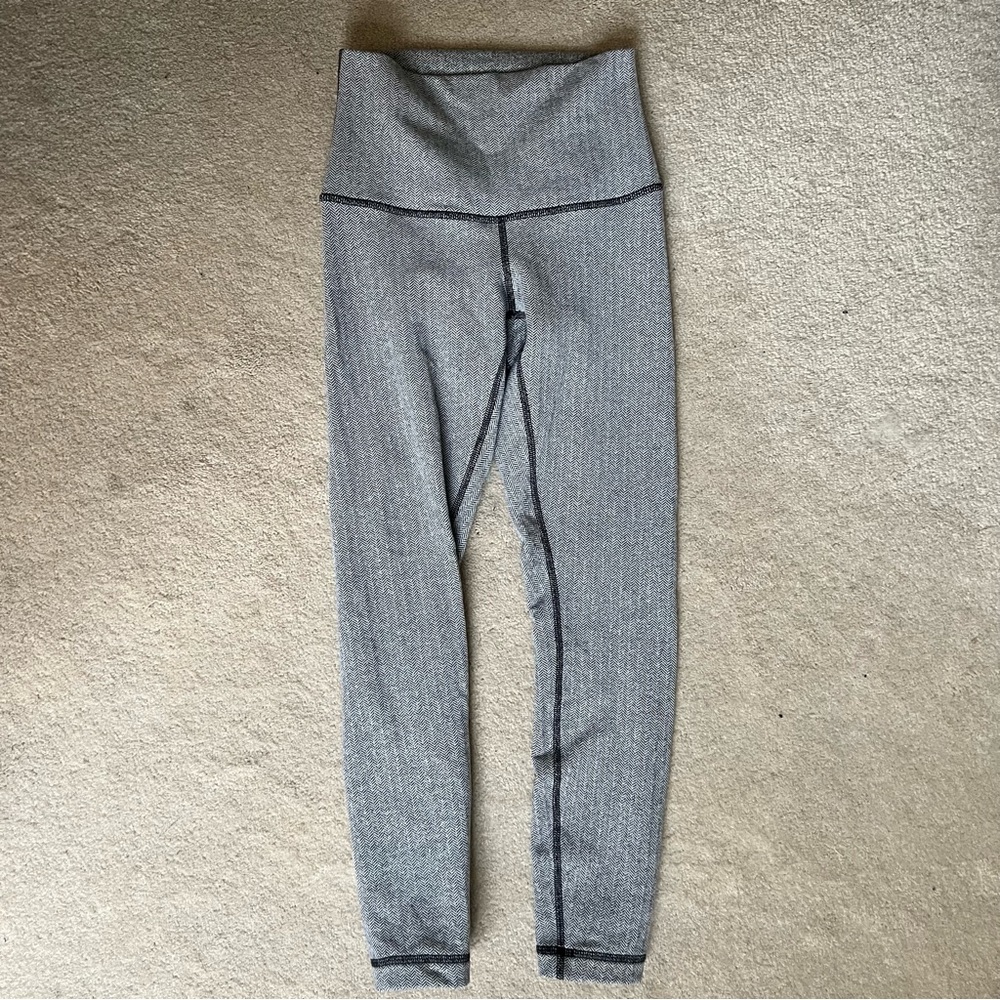 Lululemon leggings white and grey size 4